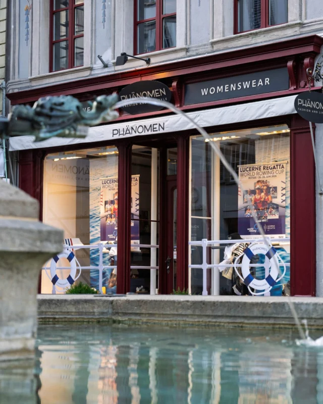 Who has spotted the LUCERNE REGATTA poster or window @phaenomen_fashion_lifestyle already? 🤩 Rowing is back in TOWN for sure! 🚣‍♀️

📷 @tobil_photography